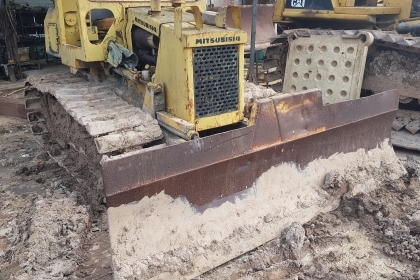 ขาย!! >>> รถแทรกเตอร์ Mitsubishi BD2F ใบมีดสไลด์ <<< เบอร์ติดต่อ 098-7155789 086-4631102 ขาย!! >>> รถแทรกเตอร์ Mitsubishi BD2F ใบมีดสไลด์ <<< เบอร์ติดต่อ 098-7155789 086-4631102