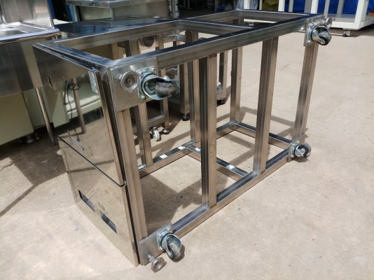 โครงสร้างเครื่องจักรสแตนเลส ขนาด 80x124x55 ซม.ความสูงรวมล้อ 66 ซม.
