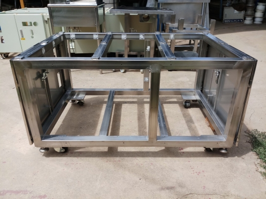 โครงสร้างเครื่องจักรสแตนเลส ขนาด 80x124x55 ซม.ความสูงรวมล้อ 66 ซม.