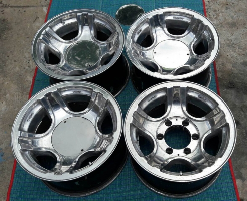 ขายล้อแม็กมือสอง ล้อแท้ Infinity Australia 6/139.7 ขอบ 15 x 8.5 นิ้ว ET-28 1ชุด ชุบโครเมี่ยม ปัดเงา