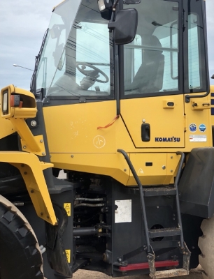 ขายรถตักล้อยาง KOMATSU WA320-6 ปี 2012 นำเข้าเองจากญี่ปุ่น สภาพสวยพร้อมใช้ มีVDOการทำงานครับ