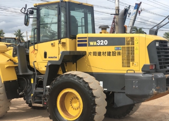 ขายรถตักล้อยาง KOMATSU WA320-6 ปี 2012 นำเข้าเองจากญี่ปุ่น สภาพสวยพร้อมใช้ มีVDOการทำงานครับ
