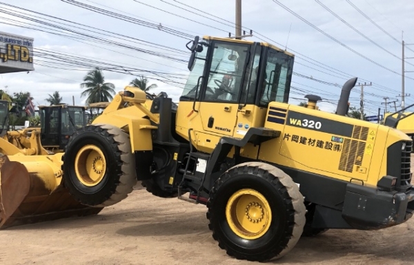 ขายรถตักล้อยาง KOMATSU WA320-6 ปี 2012 นำเข้าเองจากญี่ปุ่น สภาพสวยพร้อมใช้ มีVDOการทำงานครับ ขายรถตักล้อยาง KOMATSU WA320-6 ปี 2012 นำเข้าเองจากญี่ปุ่น สภาพสวยพร้อมใช้ มีVDOการทำงานครับ