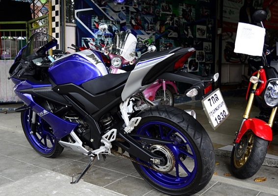r15 สีน้ำเงิน ตัวใหม่เครื่องยนต์ 155 ccโช้คหน้าหัวกลับ 59900