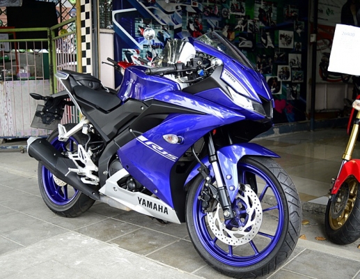 r15 สีน้ำเงิน ตัวใหม่เครื่องยนต์ 155 ccโช้คหน้าหัวกลับ 59900