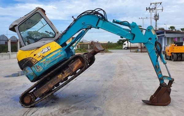 ขายด่วนรถแบคโฮคูโบต้าRX303รุ่นใหม่คอลโทลสั้นน้ำมันปั้มนิ้วดีเทียบเท่าPC30รถนอกสถาพดีพร้อมใช้เพิ่งนำเข้ามายังไม่เคยใช้งานในไทยเลย