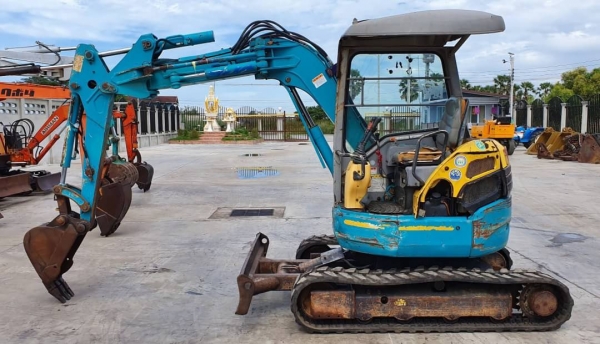 ขายด่วนรถแบคโฮคูโบต้าRX303รุ่นใหม่คอลโทลสั้นน้ำมันปั้มนิ้วดีเทียบเท่าPC30รถนอกสถาพดีพร้อมใช้เพิ่งนำเข้ามายังไม่เคยใช้งานในไทยเลย