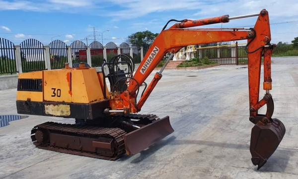 ขายด่วนรถแบคโคมิสซูHS30L3มิสซูเทียบเท่าPC30เครื่องมิสซู4สูบปั่มแรงรถนอกเพิ่งนำเข้ามาใหม่ยังไม่เคยใช้งานในเมืองไทยเลย