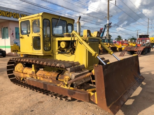 ขายรถดันดิน KOMATSU D40P-1 นำเข้าเองจากญี่ปุ่น สภาพสวยพร้อมใช้ มีVDOการทำงานครับ