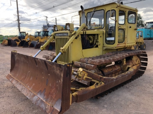 ขายรถดันดิน KOMATSU D40P-1 นำเข้าเองจากญี่ปุ่น สภาพสวยพร้อมใช้ มีVDOการทำงานครับ