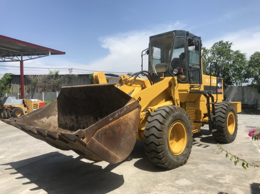 ขายรถตักKOMATSUรุ่นWA300-1นำเข้าญี่ปุ่นไม่เคยใช้งานในไทย เอวอ่อน  เครื่องโคมัสสุ6สูบ สภาพดีพร้อมใช้งาน 081-8302909 จิรโรจน์ Line  :  jiraroj2909