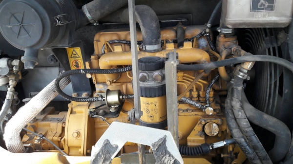 ขายรถขุดCATERPILLAR - 305SR เครื่องยนต์มิตซูบิชิ-K4N  จำนวน 4 สูบ ,คอนโทรลน้ำมัน , ปั๊มนิ้ว , แทรคเหล็กก๊อปยาง , มีตู้/เก๋ง, สินค้าเดิมๆเก่านอก, มีเอกสาร ขายตามสภาพ, ยังไม่เคยใช้งานในไทย