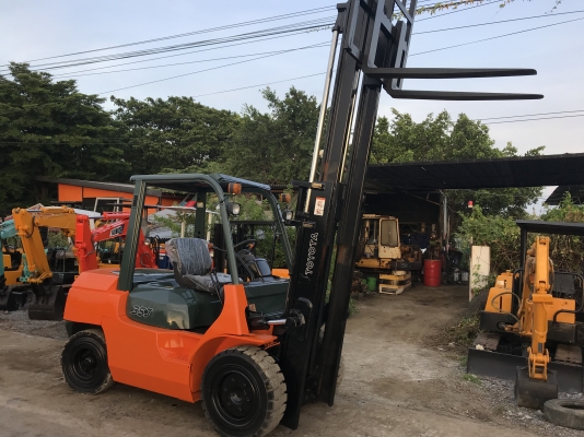 Toyota 7fd40สภาพดีเก่าญี่ปุ่น มีใบอินวอยไม่เคยใช้ในไทย