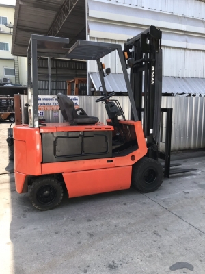 ขายโฟล์คลิฟท์ไฟฟ้า NISSAN QPO2 ขนาด 2.5 ตัน เสา 4 เมตร