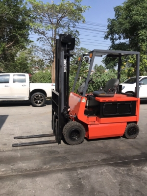 ขายโฟล์คลิฟท์ไฟฟ้า NISSAN QPO2 ขนาด 2.5 ตัน เสา 4 เมตร