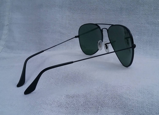 แว่นตา 'เรย์ - แบน - แสนสะท้าน' รุ่น 'สิงห์ดำ'  อิตาลีตัวแท้ !  จริงใจ - ไม่จิงโจ้ !  สภาพเทพ !  โมเดลคลาสสิค  'นักบิน - แมคอาร์เธอร์'  เลนส์กระจกคริสตัล ออริจินัล เรย์ - แบน G - 15  Authent