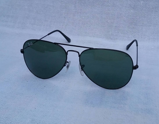 แว่นตา 'เรย์ - แบน - แสนสะท้าน' รุ่น 'สิงห์ดำ'  อิตาลีตัวแท้ !  จริงใจ - ไม่จิงโจ้ !  สภาพเทพ !  โมเดลคลาสสิค  'นักบิน - แมคอาร์เธอร์'  เลนส์กระจกคริสตัล ออริจินัล เรย์ - แบน G - 15  Authent