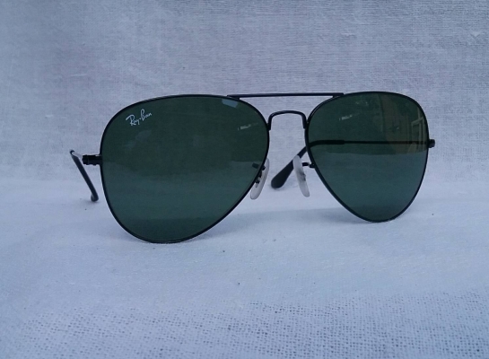 แว่นตา 'เรย์ - แบน - แสนสะท้าน' รุ่น 'สิงห์ดำ'  อิตาลีตัวแท้ !  จริงใจ - ไม่จิงโจ้ !  สภาพเทพ !  โมเดลคลาสสิค  'นักบิน - แมคอาร์เธอร์'  เลนส์กระจกคริสตัล ออริจินัล เรย์ - แบน G - 15  Authent