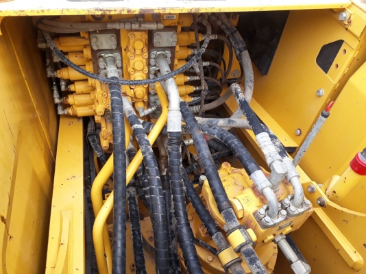 ขายด่วน!! KOMATSU  PC200-8MO สภาพนางฟ้า ค่ะ