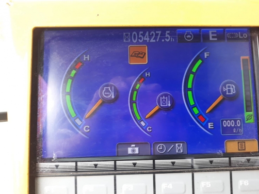 ขายด่วน!! KOMATSU  PC200-8MO สภาพนางฟ้า ค่ะ