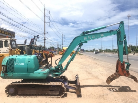 ขายรถขุด KOMATSU PC30-7E ปากคีบ (3,xxx ชั่วโมง) นำเข้าเองจากญี่ปุ่น สภาพพร้อมใช้ มีVDOการทำงานครับ