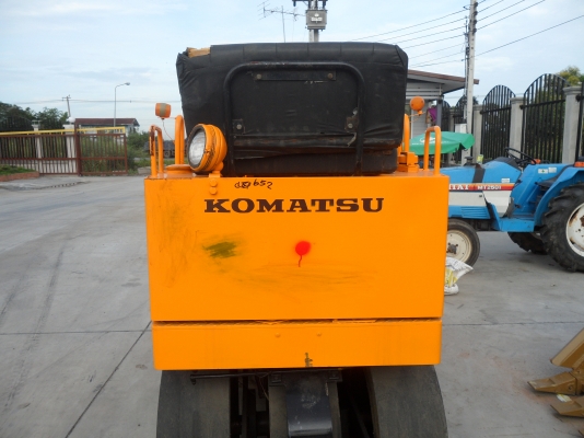 รถบด@135,000.KOMATSUขนาด3.5ตันหน้ายางหลังยางระบบทำงานดีเป็นรถนอกเพื่งนำเข้ามายังไม่เคยใช้งานในไทยเลยเครื่องดีเซล3สูบมีระบบปล่อยน้ำปล่อยน้ำมันเอกสารอินวอย สนใจโทร081-989-1989