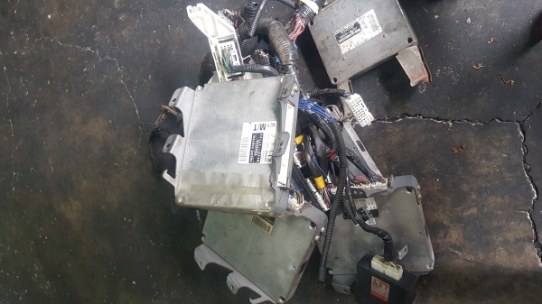 กล่องควบคุมเครื่องยนต์ ECU