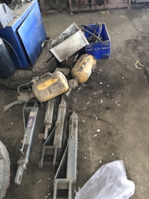 ขาย อุปกรณ์ร้านยยาง อุปกรณ์ครบ ซื้อไปเปิดร้านได้เลย (เจ้าของเก่าเลิกกิจการ) ราคา 115,000 บาท ติดต่อ 081-942-5002 ผู้ใหญ่ ธนูทอง