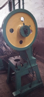 ขายเครื่องปั๊มคอม้า 15 ตัน 20 ตัน 25 ตัน 40 ตัน และ ปั๊มข้อเสือ 60ตัน 80 ตัน