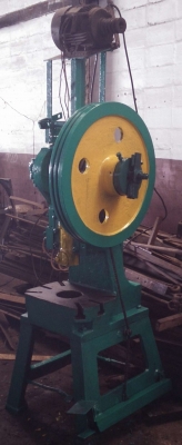 ขายเครื่องปั๊มคอม้า 15 ตัน 20 ตัน 25 ตัน 40 ตัน และ ปั๊มข้อเสือ 60ตัน 80 ตัน