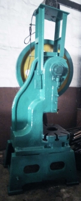 ขายเครื่องปั๊มคอม้า 15 ตัน 20 ตัน 25 ตัน 40 ตัน และ ปั๊มข้อเสือ 60ตัน 80 ตัน