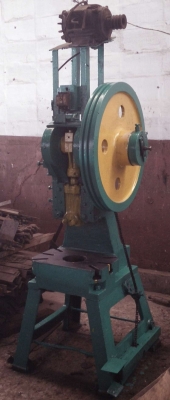 ขายเครื่องปั๊มคอม้า 15 ตัน 20 ตัน 25 ตัน 40 ตัน และ ปั๊มข้อเสือ 60ตัน 80 ตัน