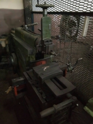 เครื่องกลึง ยี่ห้อ YAM รุ่นหนัก ยาว 10ฟุต รุ่น YAM-2000HG+แท่นไสเหล็ก