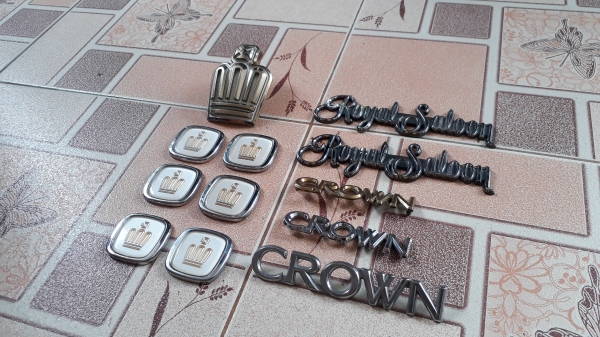 โลโก้ TOYOTA CROWN แท้ จากญี่ปุ่น โลโก้ TOYOTA CROWN แท้ จากญี่ปุ่น