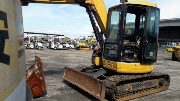 ขายรถขุดCATERPILLAR-305SR เครื่องยนต์มิตซูบิชิ-K4N  จำนวน 4 สูบ ,คอนโทรลน้ำมัน , ปั๊มนิ้ว , แทรคเหล็กก๊อปยาง , มีตู้/เก๋ง, สินค้าเดิมๆเก่านอก, มีเอกสาร ขายตามสภาพ, ยังไม่เคยใช้งานในไทย