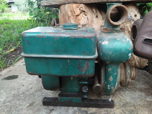 เครื่องยนต์สูบเก่า BRIGGS&amp;STRATTON U.S.A.  เครื่องสภาพเดิม
