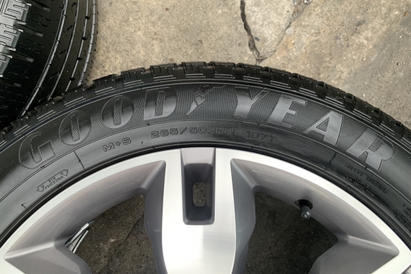 ล้อแม็ก Ford Everest ขอบ 20 พร้อมยาง 265-50-20 Goodyear ปลายปี 16 แม็กสวย ดอกยางหนาปึก
