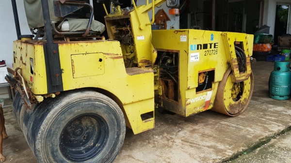 ขายรถบด4ตันTw500w สภาพสวยพร้อมใช้  ราคา290,000บาท ติดต่อคุณอ๊อฟ พิจิตร 086-737-9991