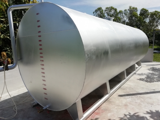 ขายถังน้ำมันใหม่ขนาด 20,000 ลิตร เหล็กหนา 4 มม.ผลิตเอง ราคาใบละ 70,000 บาท  ถังใหม่ผลิตเอง