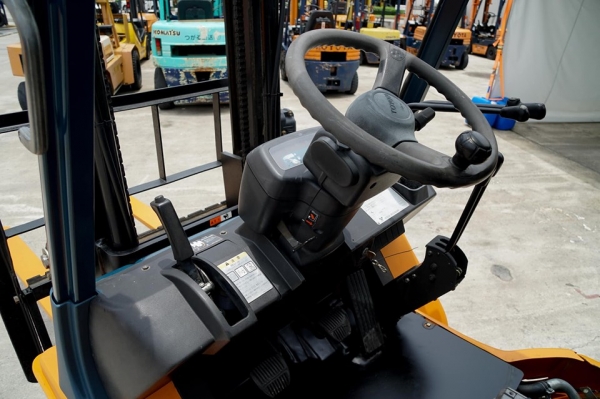 Toyota 7FD20 ขนาดยก2ตัน เสาสูง3เมตร เครื่องยนต์ดีเซล สวย แห้ง เดิมจากญี่ปุ่น Toyota 7FD20 ขนาดยก2ตัน เสาสูง3เมตร เครื่องยนต์ดีเซล สวย แห้ง เดิมจากญี่ปุ่น