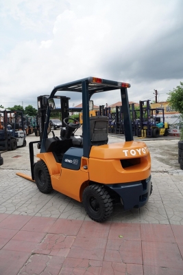 Toyota 7FD20 ขนาดยก2ตัน เสาสูง3เมตร เครื่องยนต์ดีเซล สวย แห้ง เดิมจากญี่ปุ่น Toyota 7FD20 ขนาดยก2ตัน เสาสูง3เมตร เครื่องยนต์ดีเซล สวย แห้ง เดิมจากญี่ปุ่น