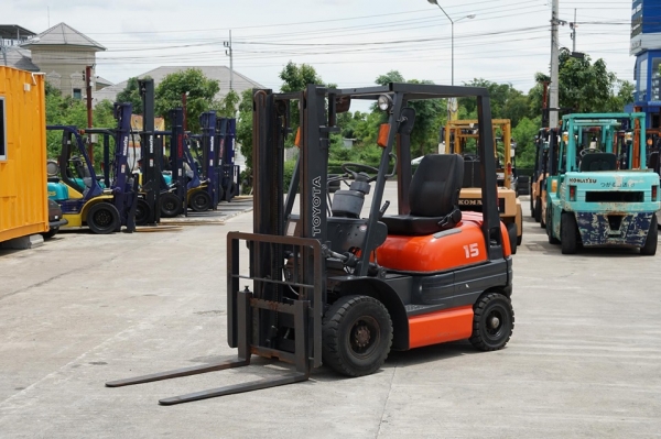 ขายถูกมาก Toyota 6FG15 ขนาดยก1.5ตัน เสา3เมตร เครื่องยนต์เบนซิล ไม่เคยใช้งานในไทย