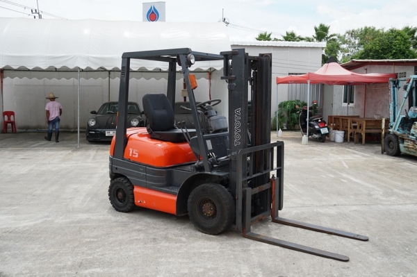 ขายถูกมาก Toyota 6FG15 ขนาดยก1.5ตัน เสา3เมตร เครื่องยนต์เบนซิล ไม่เคยใช้งานในไทย ขายถูกมาก Toyota 6FG15 ขนาดยก1.5ตัน เสา3เมตร เครื่องยนต์เบนซิล ไม่เคยใช้งานในไทย