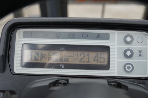 Nissan2ตัน รุ่นNF1F1 เกียร์ออโต้ ขนาดยก2ตัน เสายกสูง3เมตร เครื่องยนต์ดีเซล