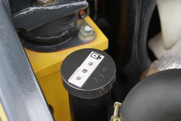 Komatsu FG25-16 ขนาดยก2.5ตัน เสายกสูง3เมตร เครื่องยนต์เบนซิล ไม่เคยใช้งานในไทย