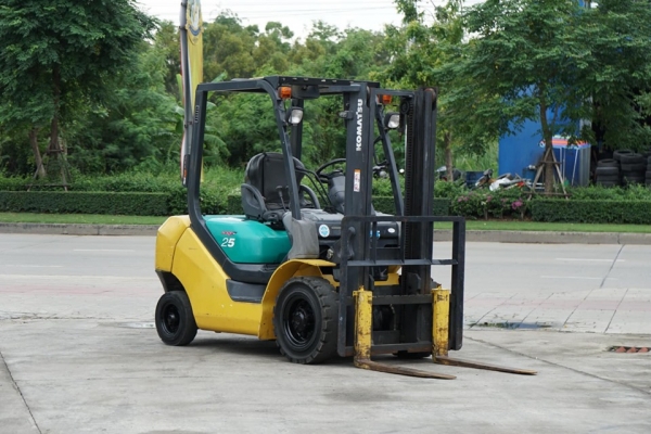 Komatsu FG25-16 ขนาดยก2.5ตัน เสายกสูง3เมตร เครื่องยนต์เบนซิล ไม่เคยใช้งานในไทย