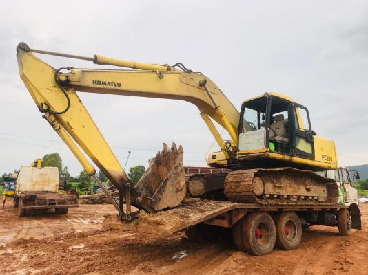 ขาย รถขุดแบคโฮ KOMATSU รุ่น PC200-6 + รถเทรลเลอร์ เครื่องยนต์ ดีเซล ภายนอกสภาพสวย เครื่องยนต์ดี โทร095-2503888