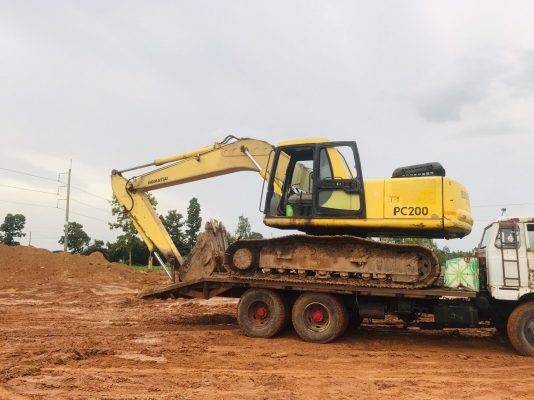 ขาย รถขุดแบคโฮ KOMATSU รุ่น PC200-6 + รถเทรลเลอร์ เครื่องยนต์ ดีเซล ภายนอกสภาพสวย เครื่องยนต์ดี โทร095-2503888