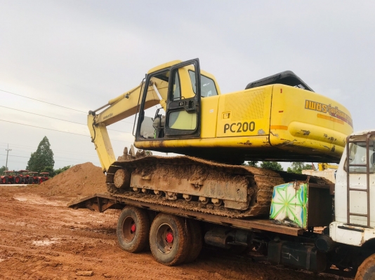 ขาย รถขุดแบคโฮ KOMATSU รุ่น PC200-6 + รถเทรลเลอร์ เครื่องยนต์ ดีเซล ภายนอกสภาพสวย เครื่องยนต์ดี โทร095-2503888