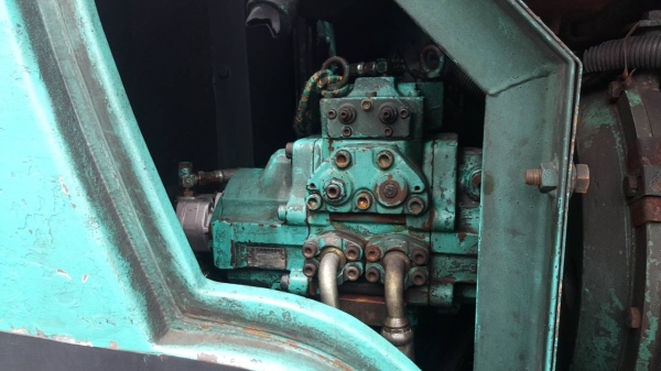 ขายจ้า..KOBELCO SK100-2. เก่าใน  สภาพสวย  พร้อมใช้  โทร 089-3818694จ๊อย